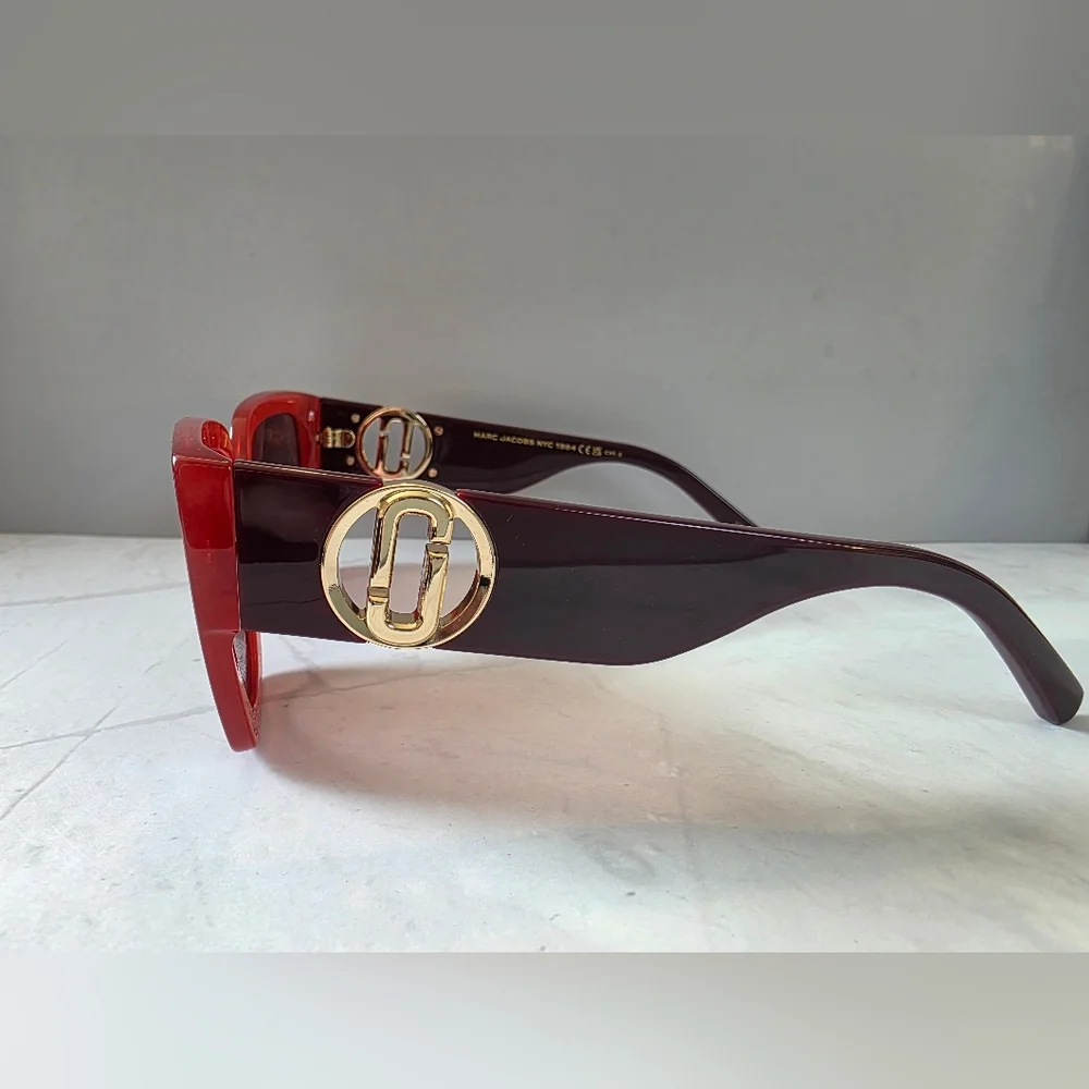 MARC JACOBS Red Oversized Cat-Eye Sunglasses - Picture 3 of 4